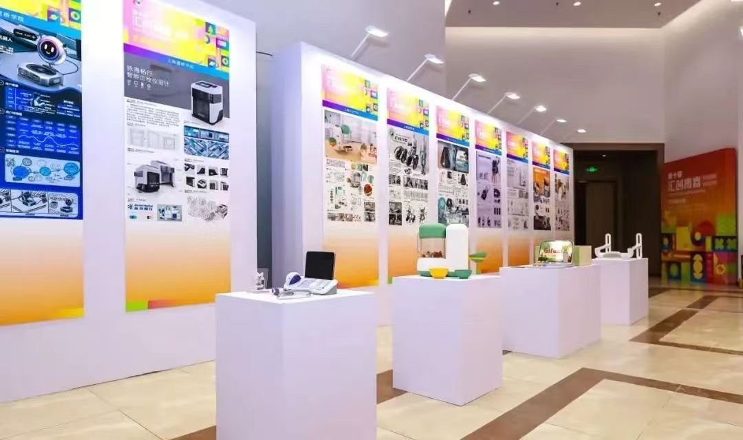 上海杨浦 长三角学子创新答卷，科技点亮特殊群体数字生活